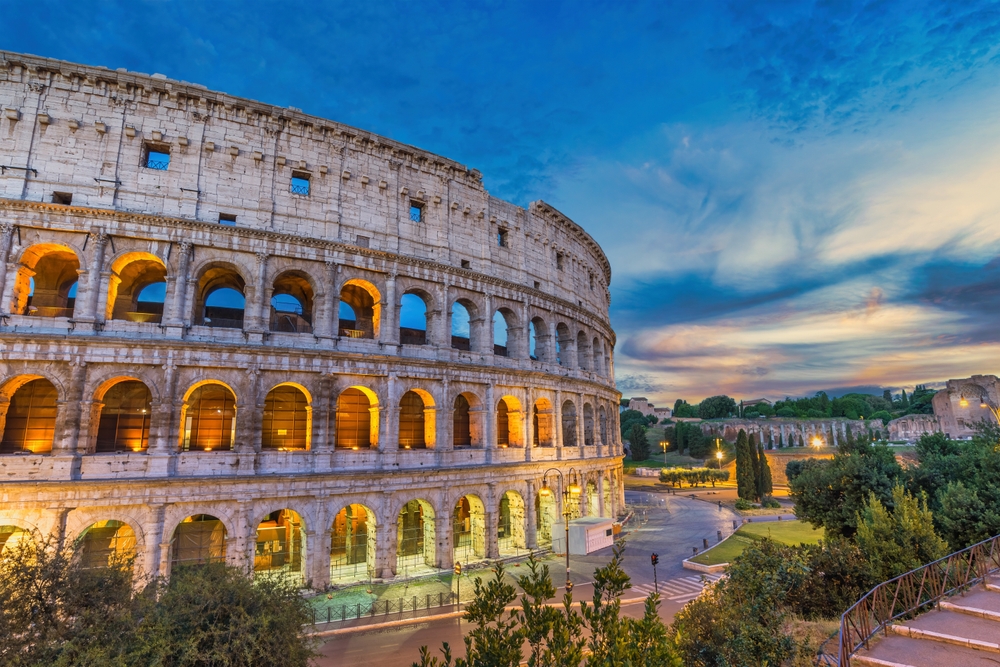 Rome,Italy,,Night,City,Skyline,At,Rome,Colosseum