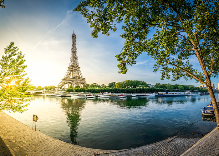 shutterstock_2487423103 Paris, France